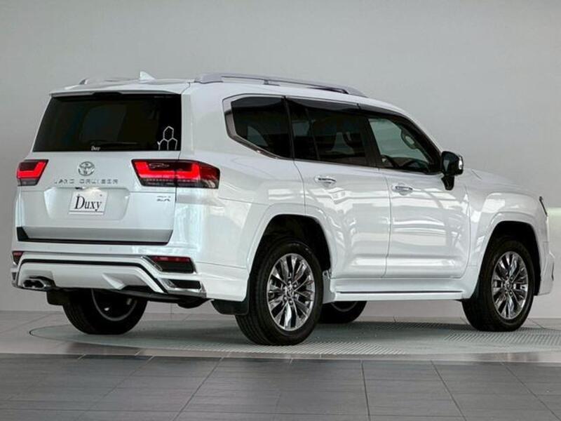 LAND CRUISER
