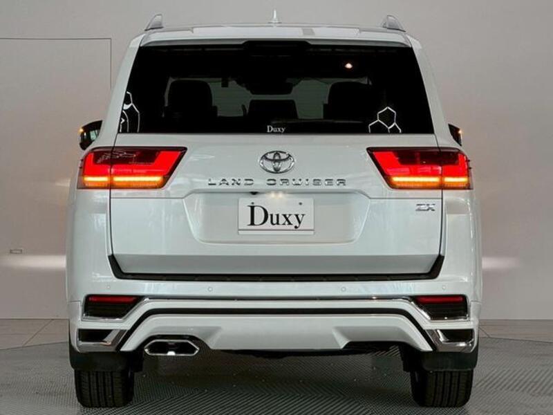LAND CRUISER