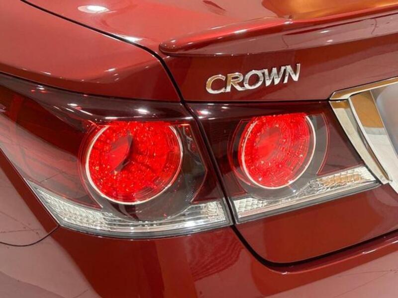 CROWN