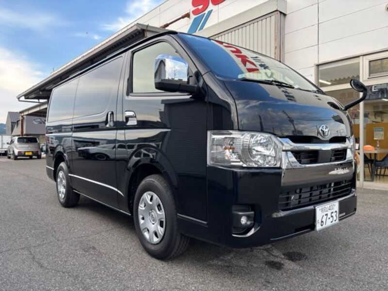 TOYOTA HIACE