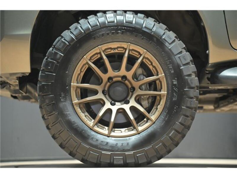 HILUX