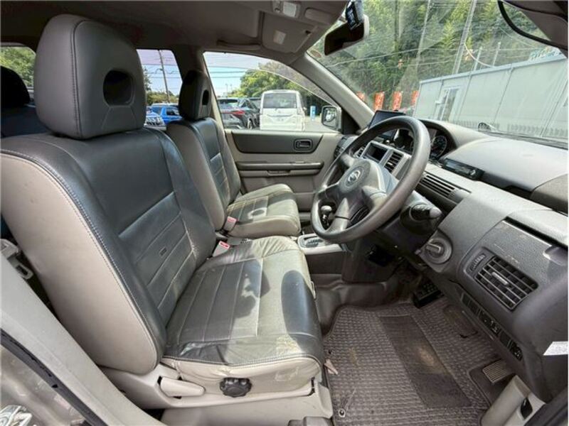 X-TRAIL