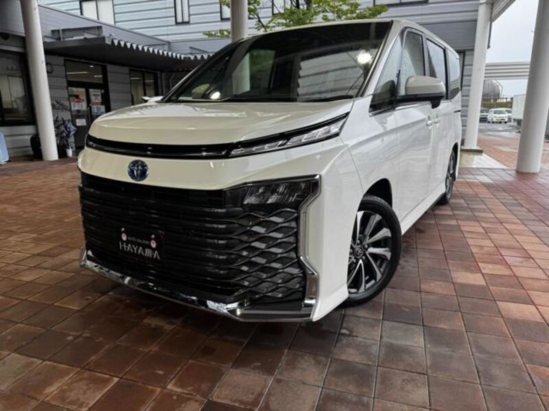 TOYOTA VOXY