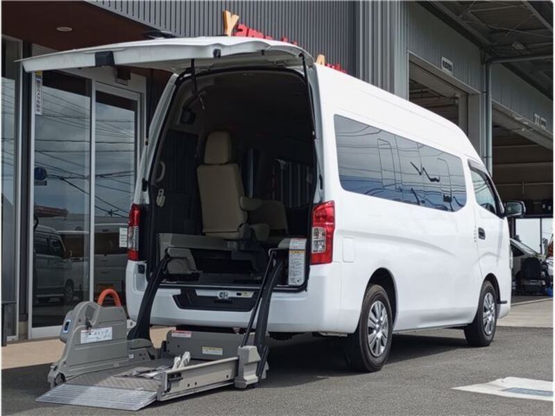 NV350 CARAVAN-0