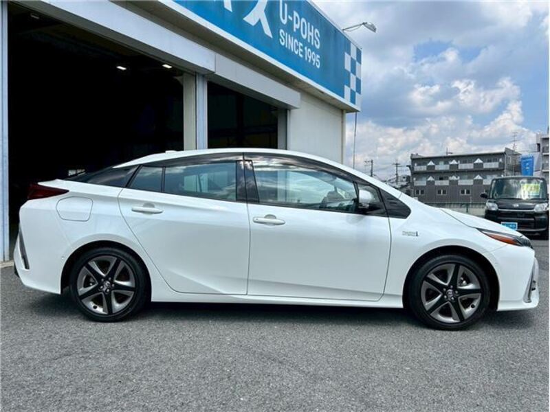 PRIUS PHV
