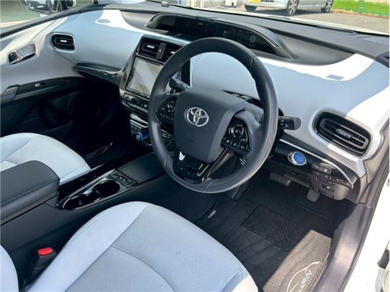 PRIUS PHV