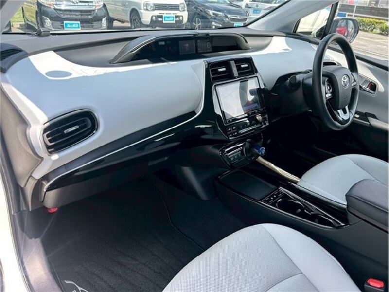 PRIUS PHV