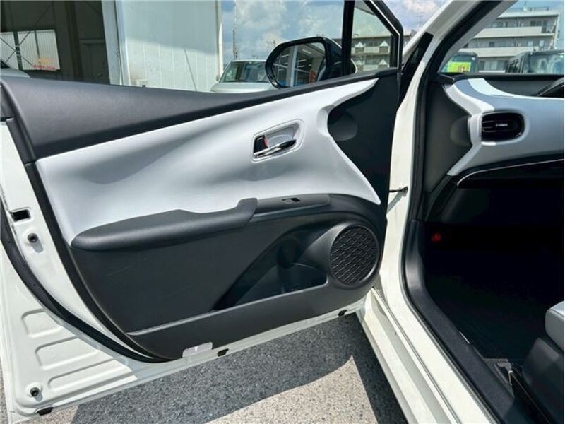 PRIUS PHV