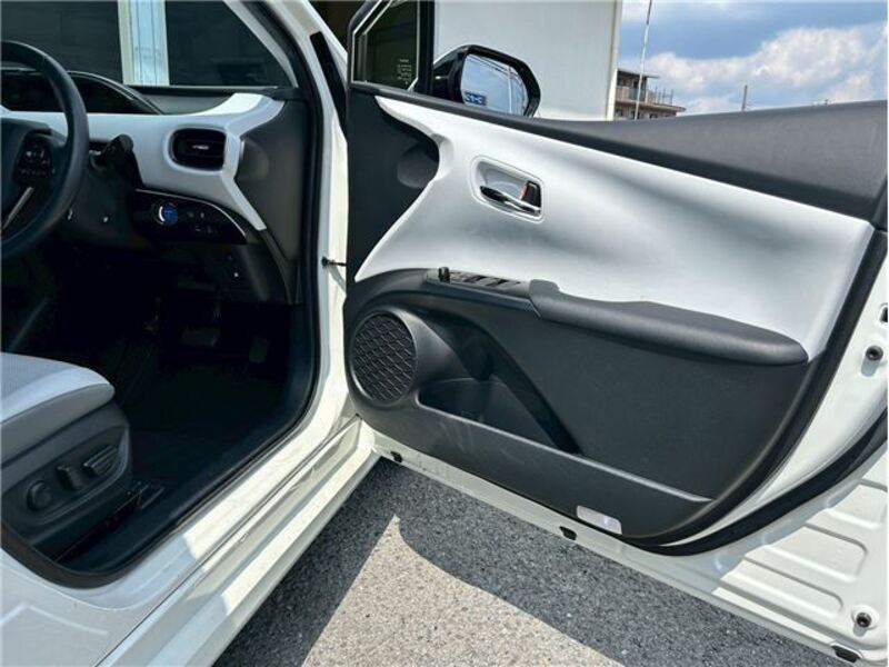 PRIUS PHV