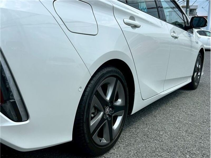 PRIUS PHV