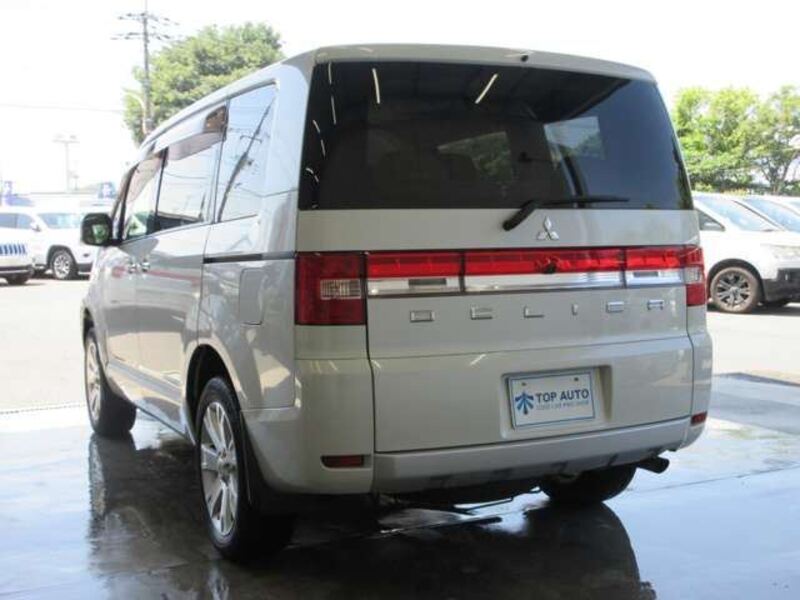 DELICA D5