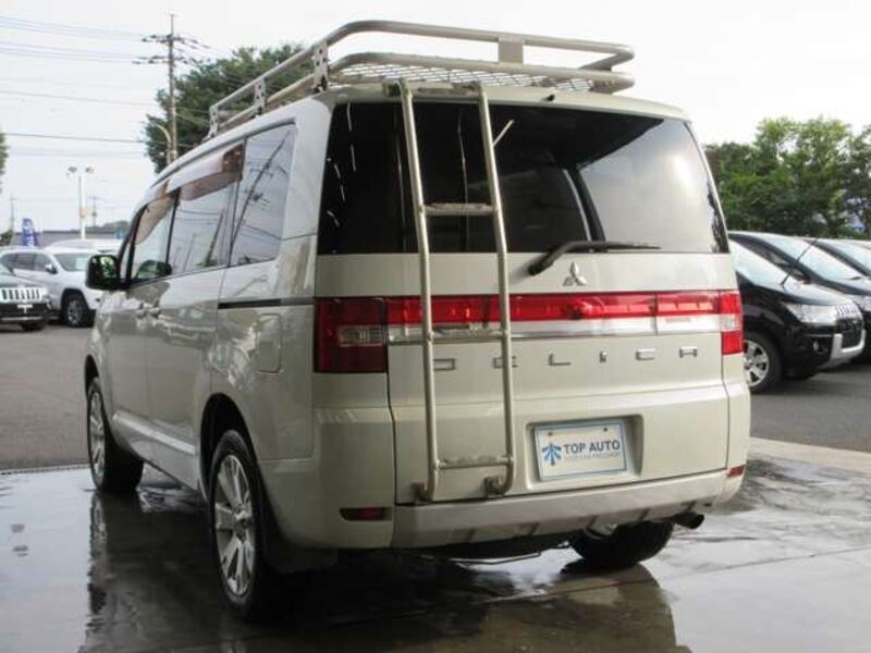 DELICA D5