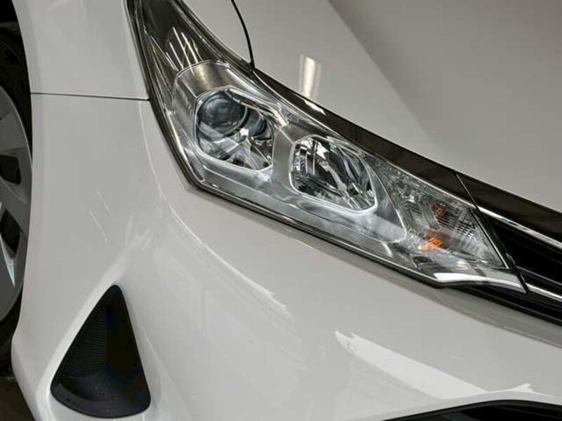 COROLLA AXIO