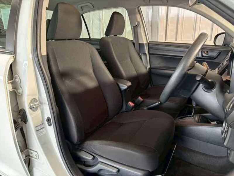 COROLLA AXIO