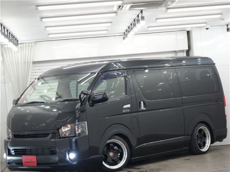 TOYOTA HIACE