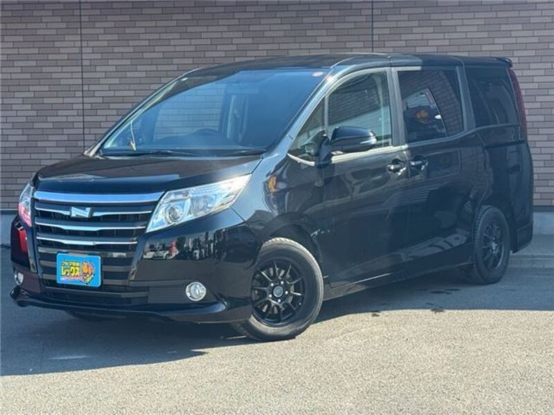 TOYOTA NOAH