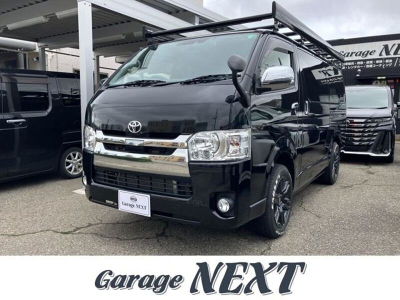 TOYOTA HIACE VAN