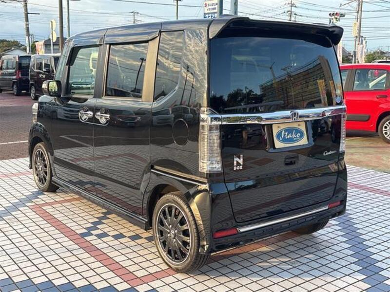 N BOX CUSTOM