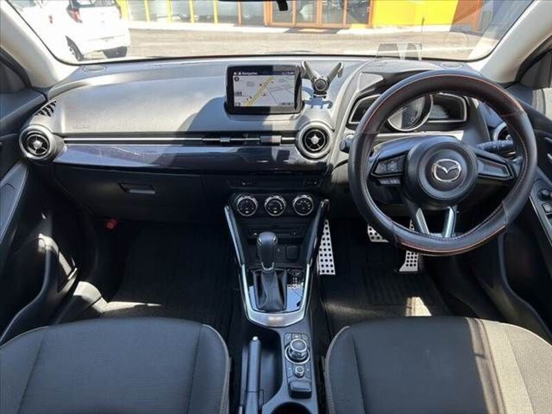 MAZDA2