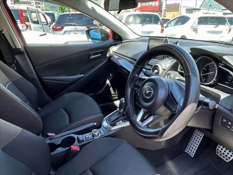 MAZDA2
