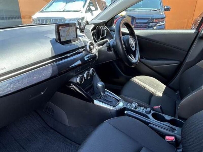 MAZDA2
