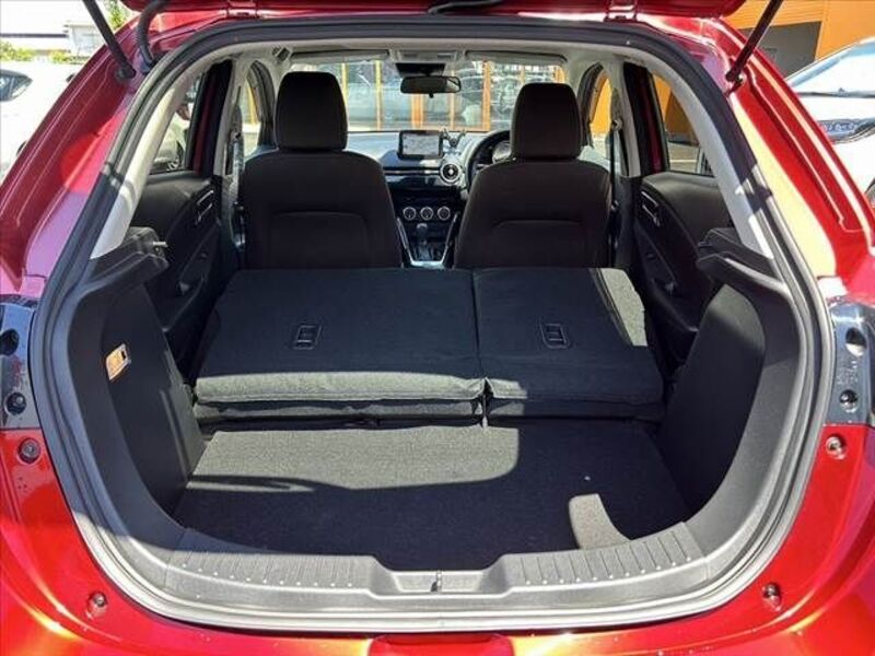 MAZDA2