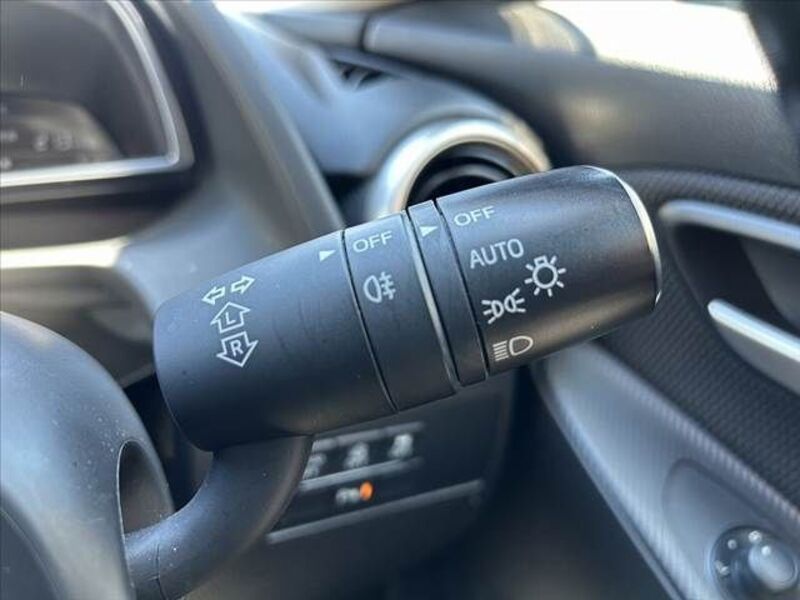 MAZDA2