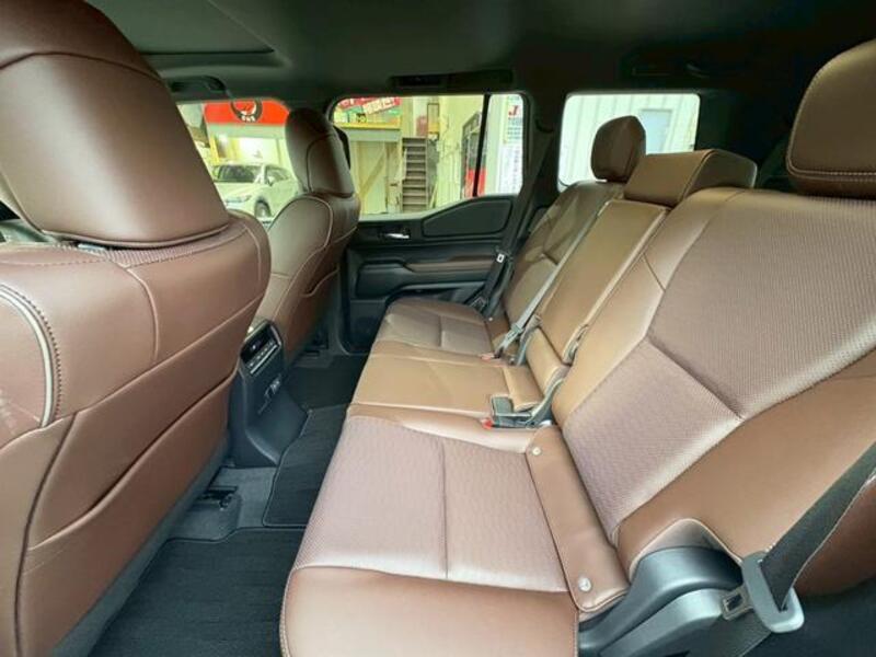 LAND CRUISER 250