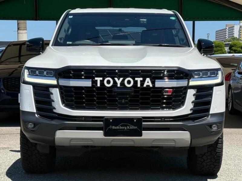 LAND CRUISER
