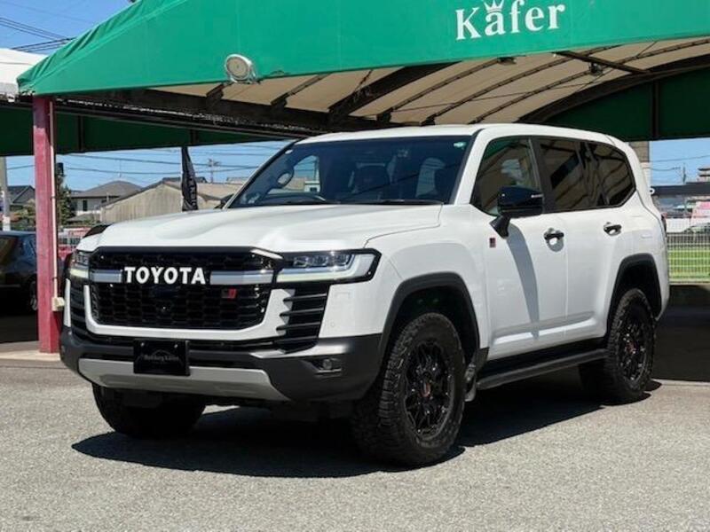 LAND CRUISER