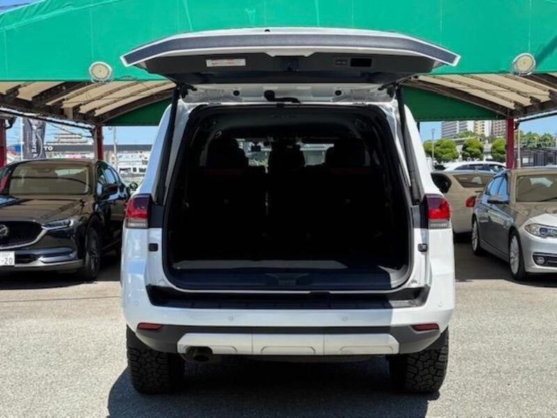 LAND CRUISER