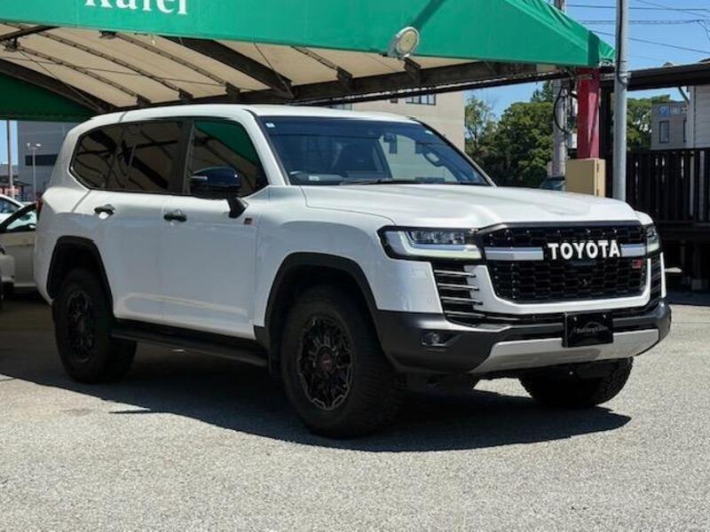 LAND CRUISER