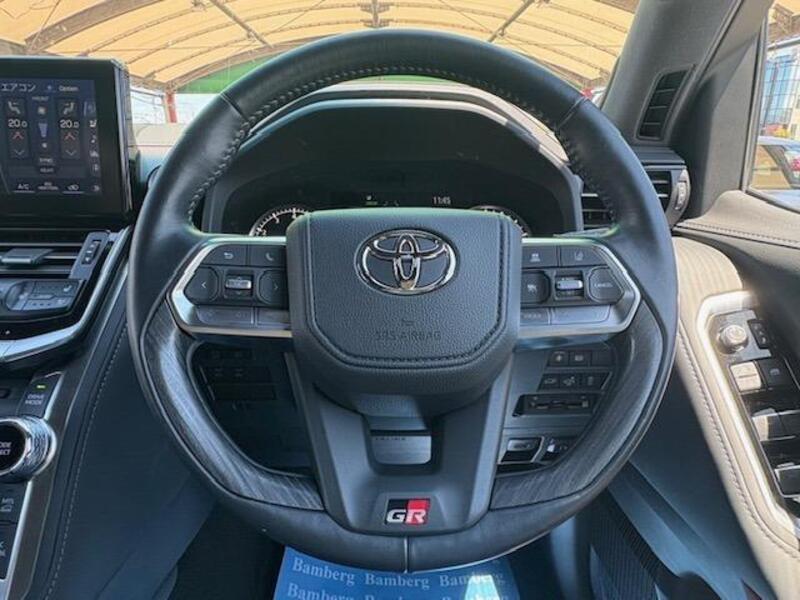 LAND CRUISER