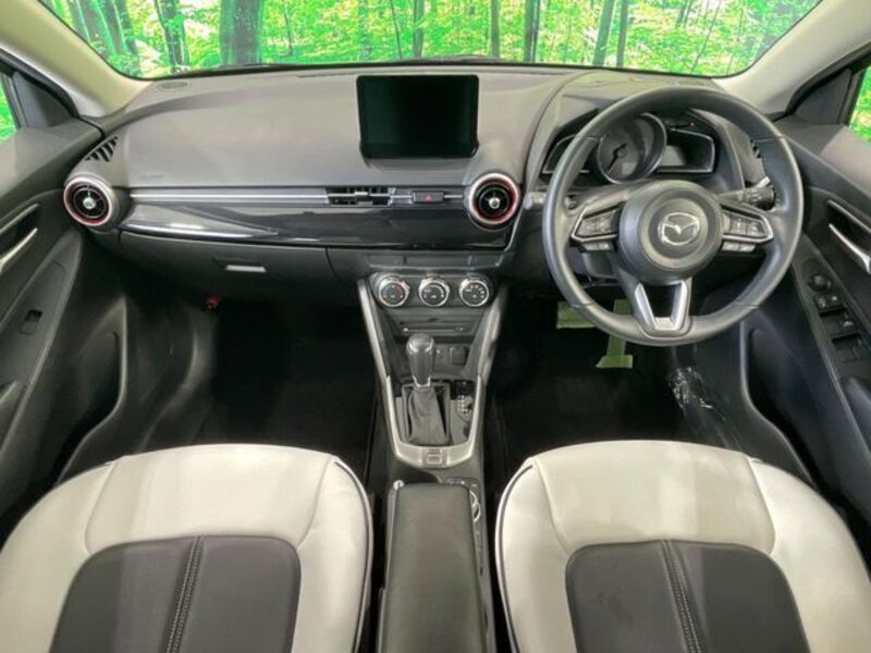 MAZDA2