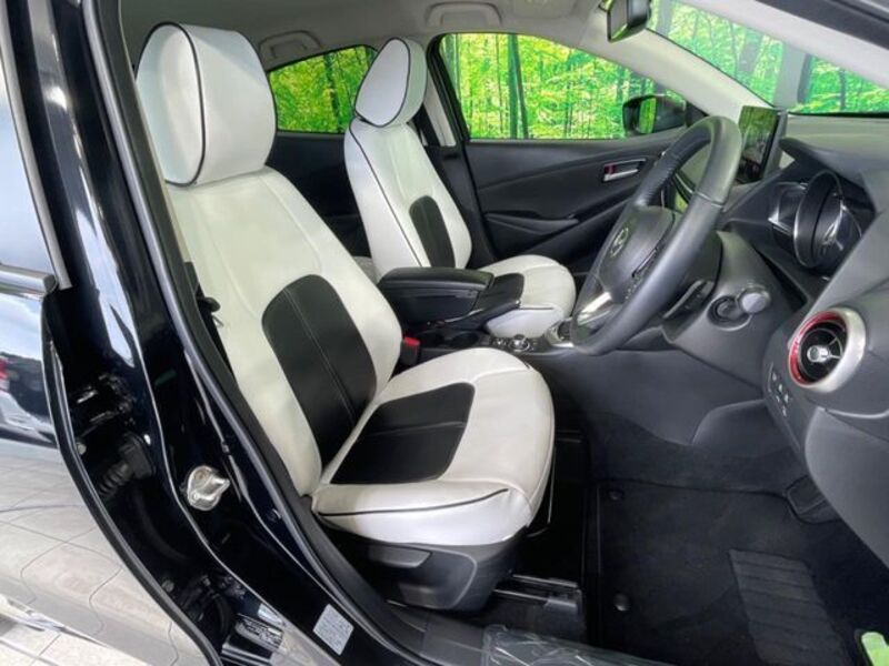 MAZDA2