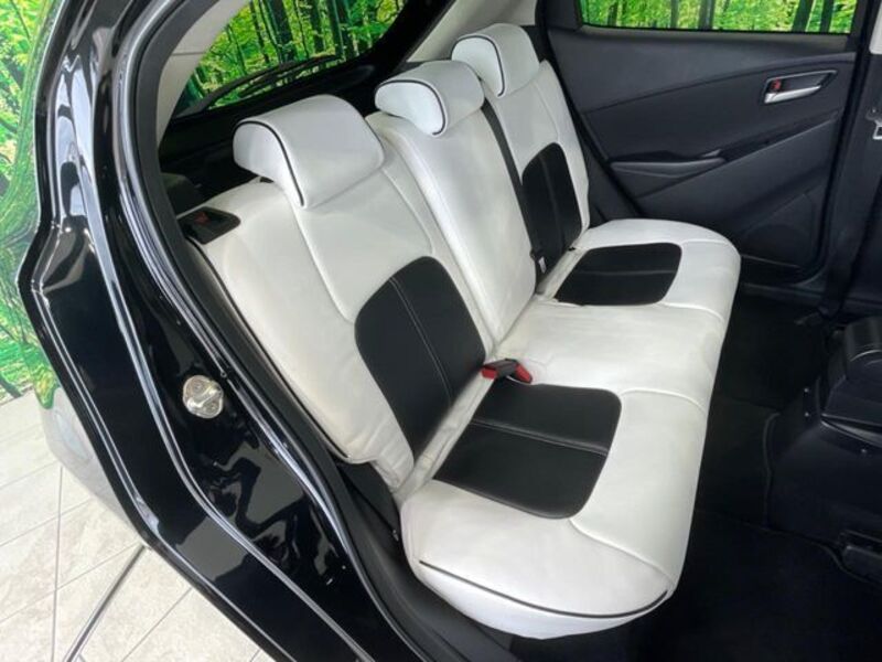 MAZDA2