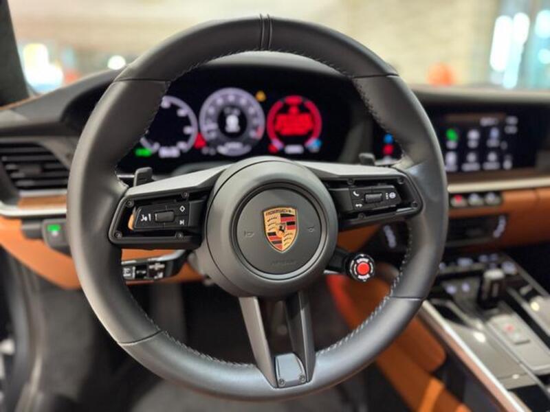 911