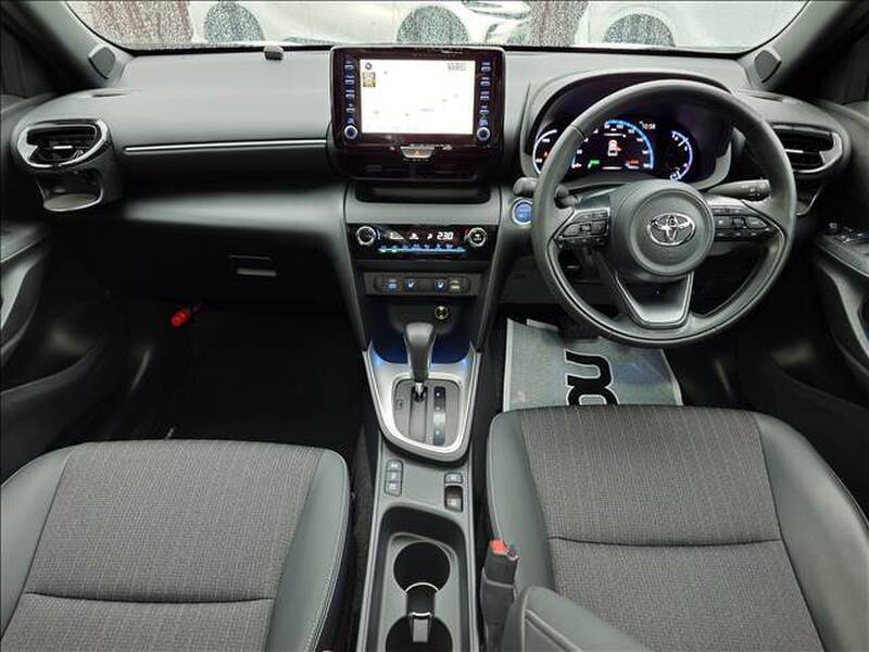 YARIS CROSS