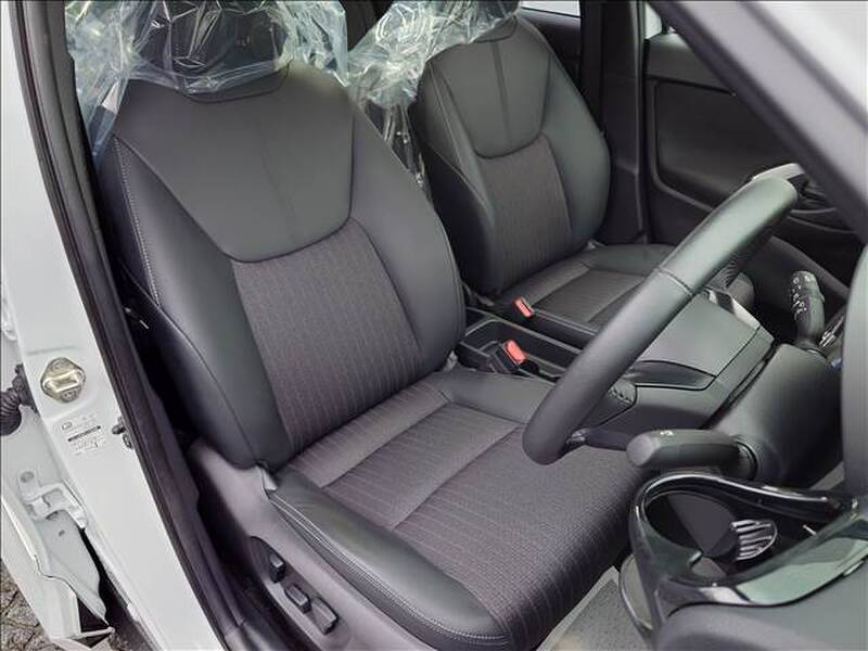 YARIS CROSS
