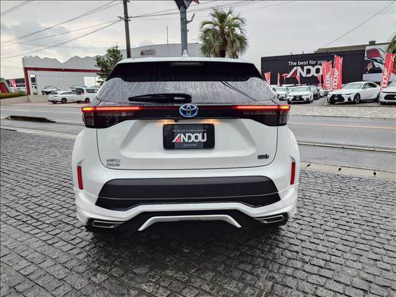 YARIS CROSS