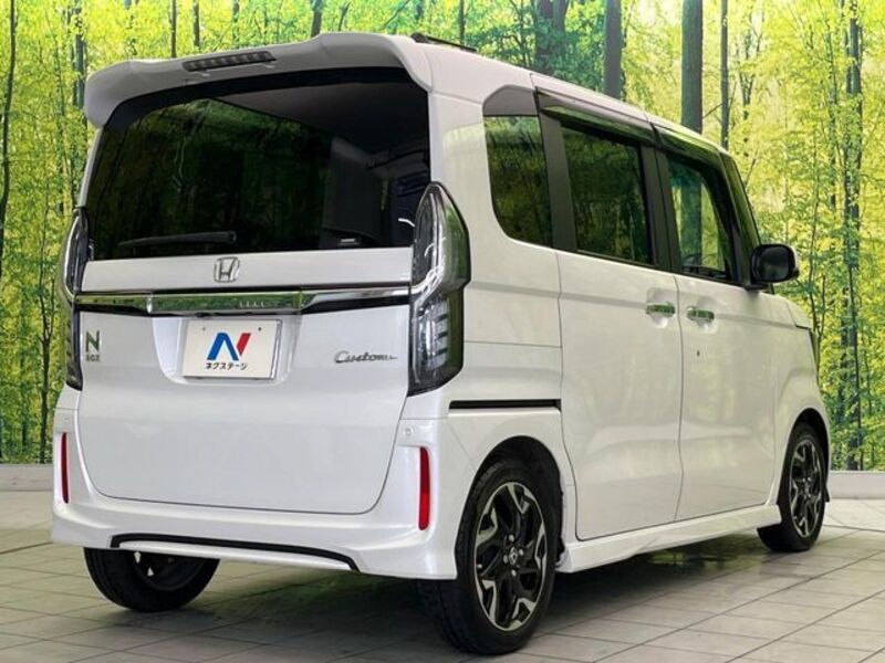 N BOX CUSTOM