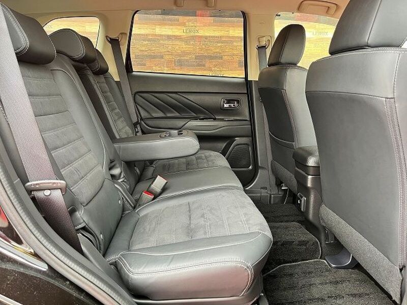 OUTLANDER PHEV