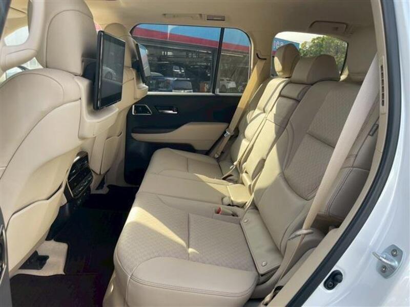 LAND CRUISER