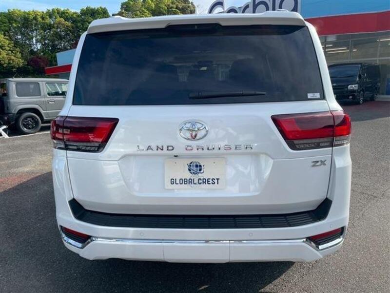 LAND CRUISER