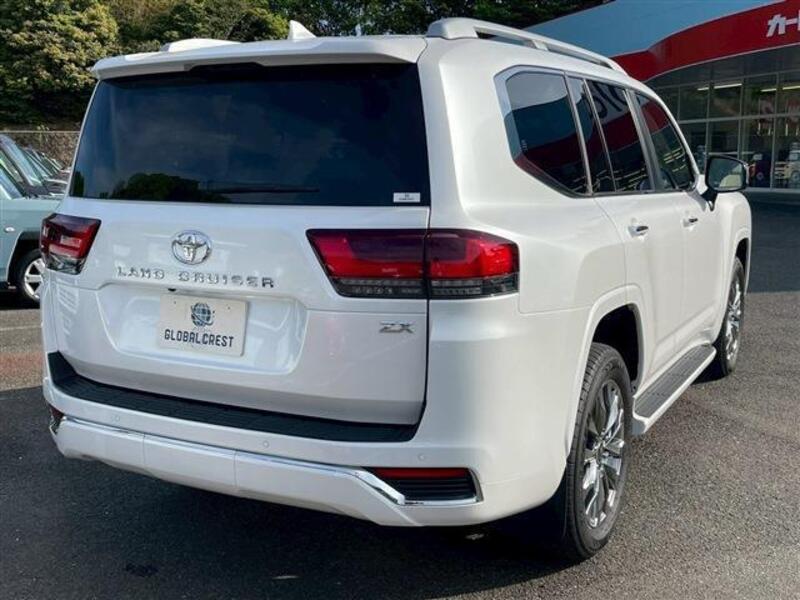 LAND CRUISER