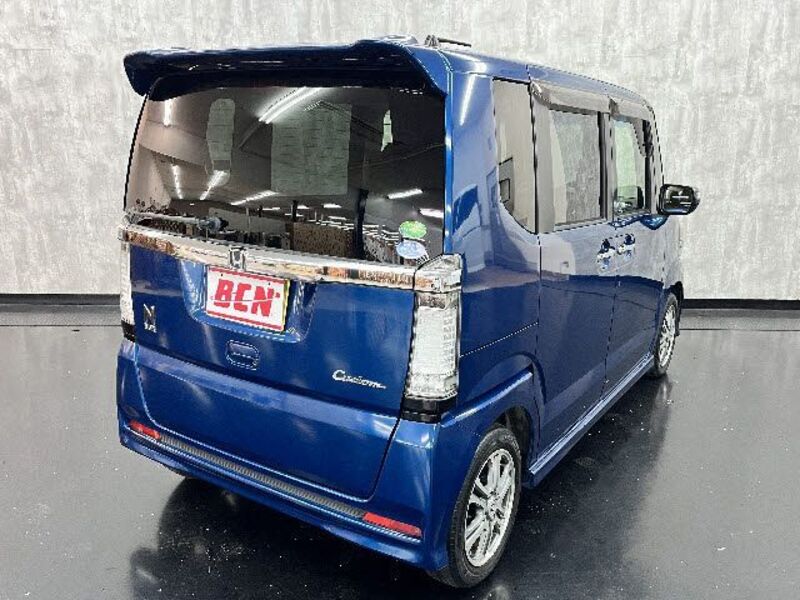 N BOX CUSTOM