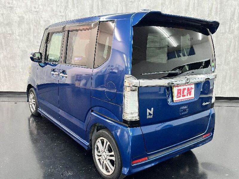N BOX CUSTOM