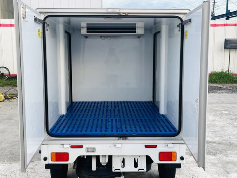 MINICAB TRUCK