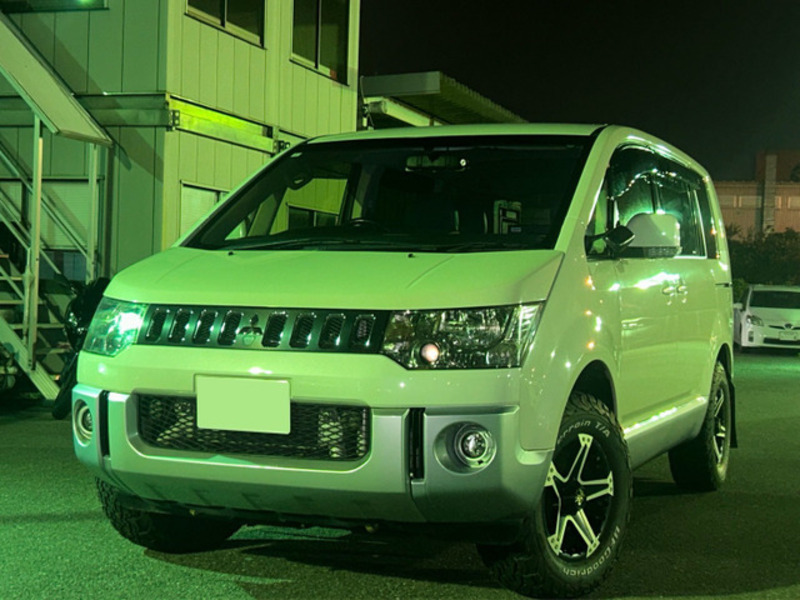 MITSUBISHI DELICA D5