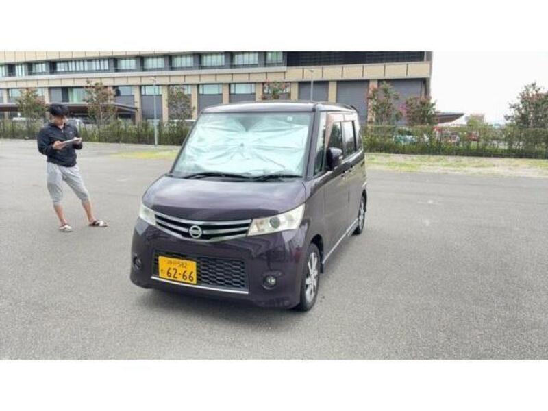 NISSAN ROOX